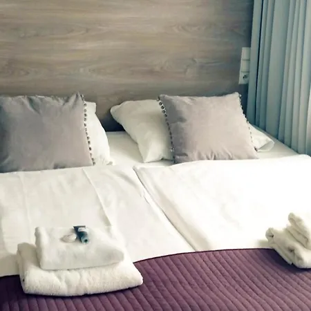 ベッド・アンド・ブレックファスト Flaming