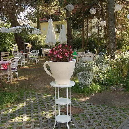 Flaming Bed & Breakfast 3*