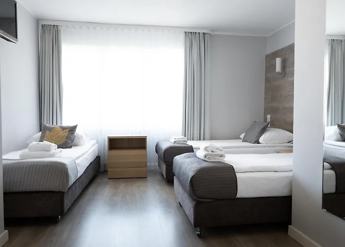 לינה וארוחת בוקר Flaming 3*