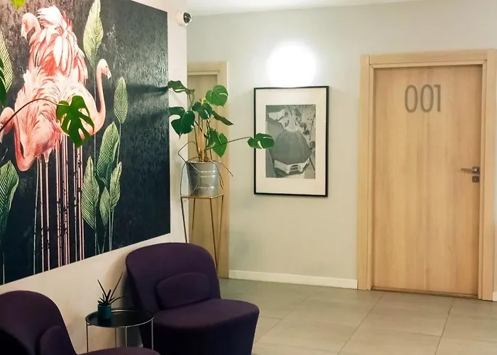 לינה וארוחת בוקר Flaming 3*