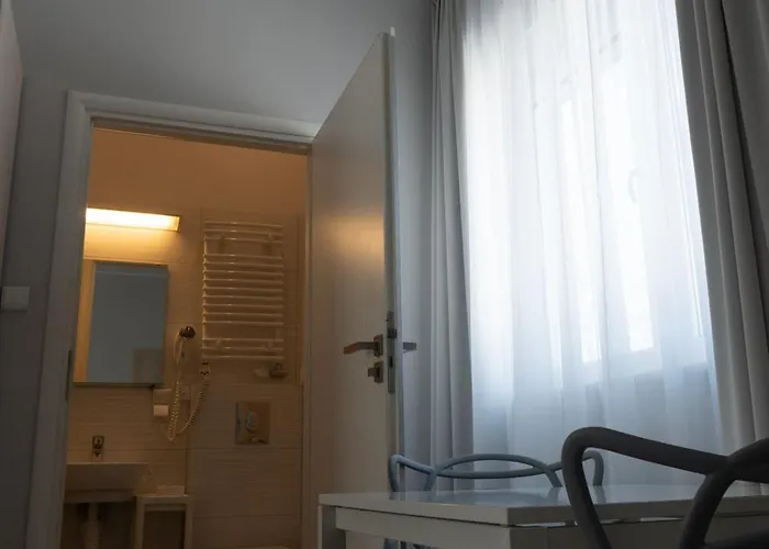 Flaming לינה וארוחת בוקר 3*