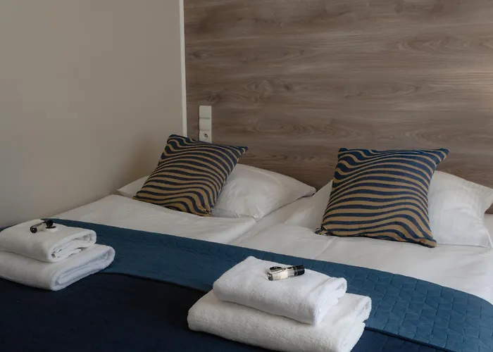 Flaming לינה וארוחת בוקר 3*